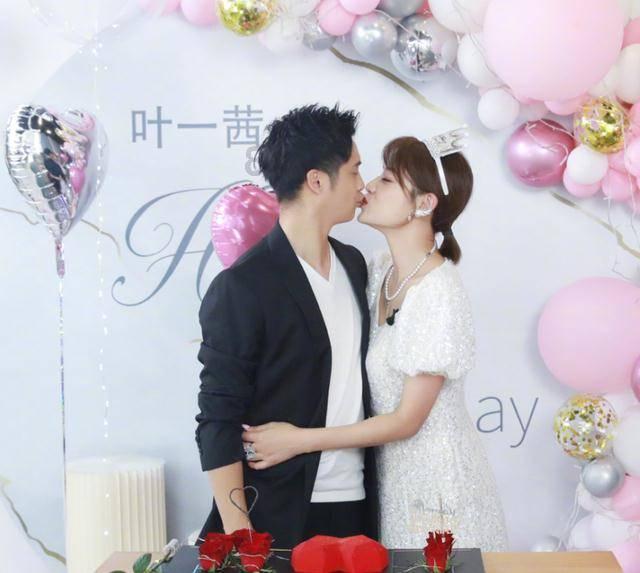 喜欢一美女，可是囊中羞涩怎么办？求支招